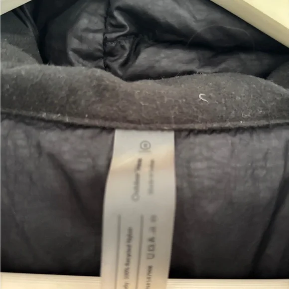 Women’s Outdoor Voices puffer jacket black size small. - Picture 2 of 4